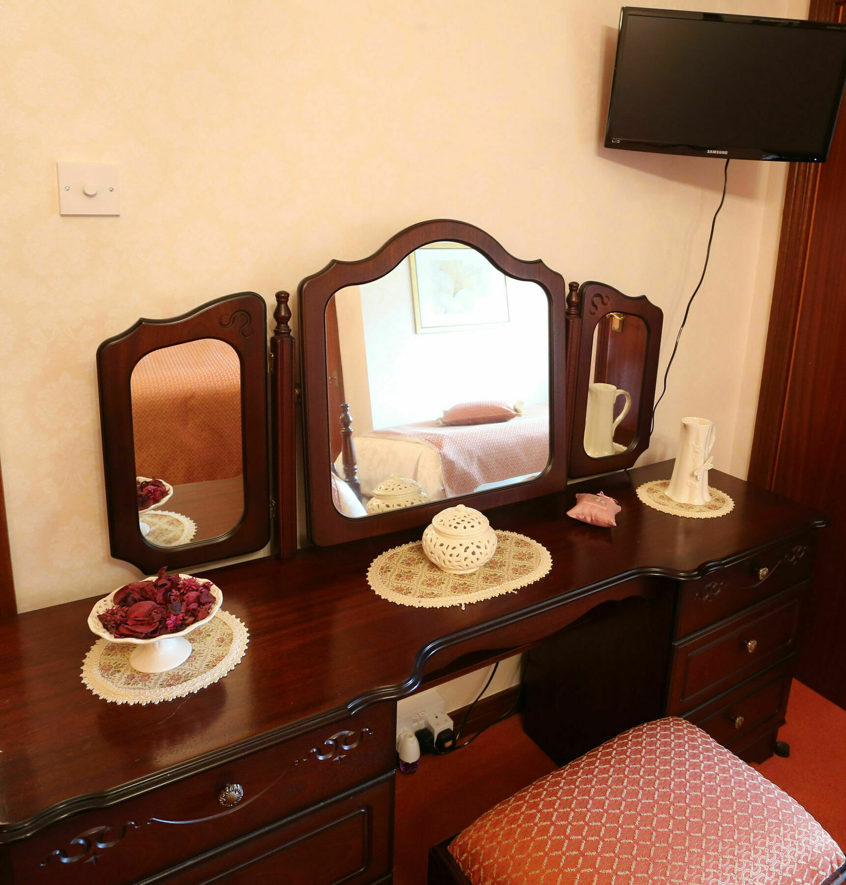 Sleepy Hollow B&B Баллимина Экстерьер фото